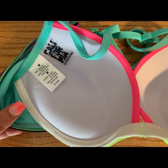 Swimsuit top - Picture 2 of 2